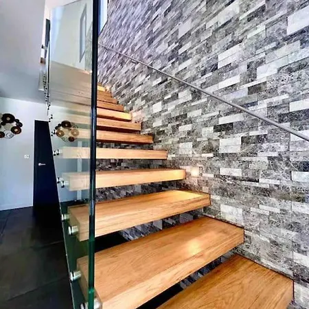 Contemporaine Avec Piscine