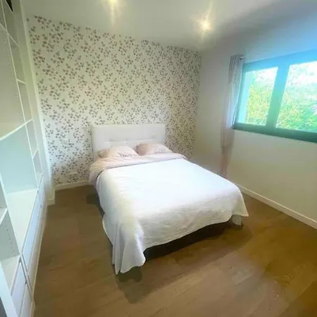 Contemporaine Avec Piscine *
